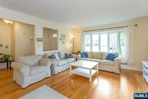 6 Clark Place Tenafly NJ 07670