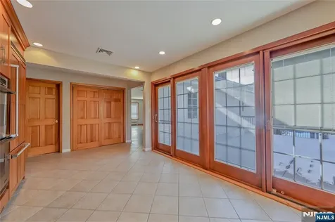 16 Glen Place Old Tappan NJ 07675