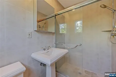 16 Glen Place Old Tappan NJ 07675