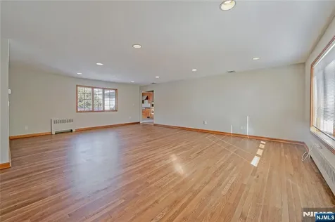 16 Glen Place Old Tappan NJ 07675