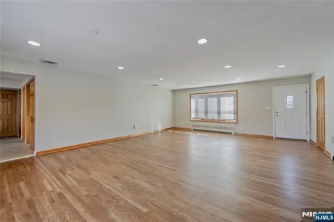 16 Glen Place Old Tappan NJ 07675