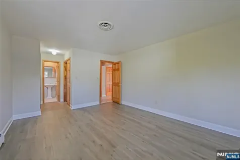 16 Glen Place Old Tappan NJ 07675