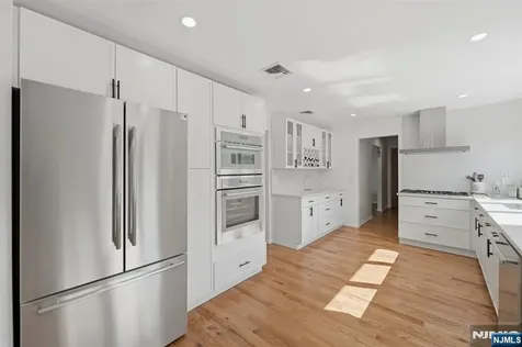 54 William Street North Arlington NJ 07031