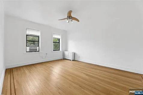 303 Hamilton Place Hackensack NJ 07601