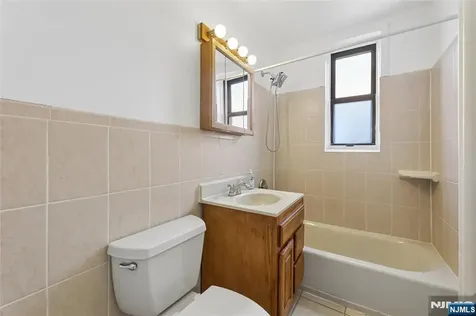 303 Hamilton Place Hackensack NJ 07601
