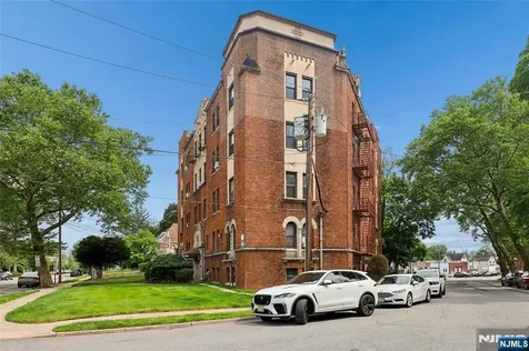 303 Hamilton Place Hackensack NJ 07601