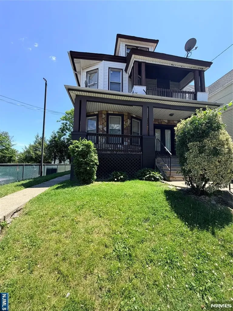 648 Stuyvesant Avenue Irvington NJ 07111