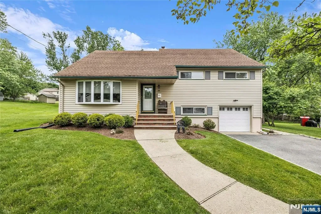 23 Ridge Court Cedar Grove NJ 07009
