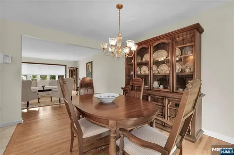 23 Ridge Court Cedar Grove NJ 07009