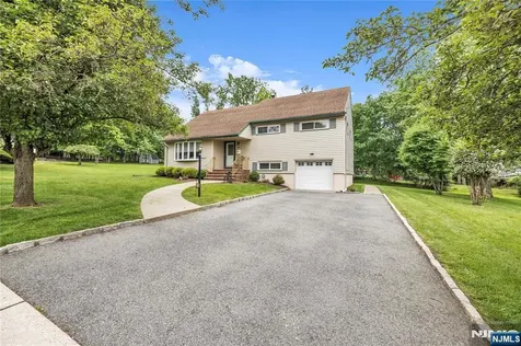 23 Ridge Court Cedar Grove NJ 07009