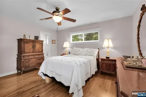 23 Ridge Court Cedar Grove NJ 07009