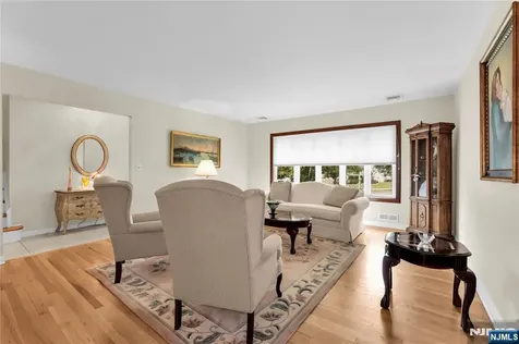 23 Ridge Court Cedar Grove NJ 07009
