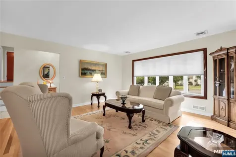 23 Ridge Court Cedar Grove NJ 07009