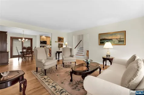 23 Ridge Court Cedar Grove NJ 07009