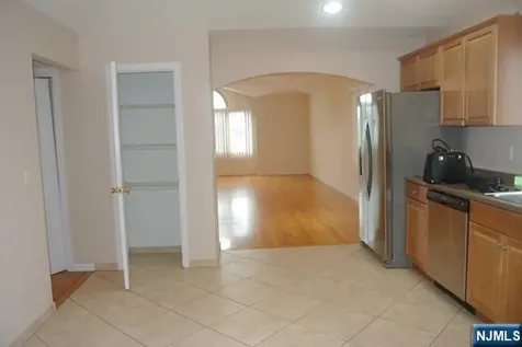 69 Summit Avenue Elmwood Park NJ 07407