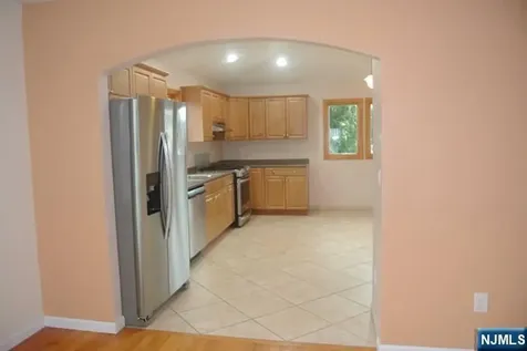 69 Summit Avenue Elmwood Park NJ 07407