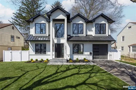 395 Hickory Avenue Paramus NJ 07652