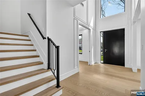 395 Hickory Avenue Paramus NJ 07652