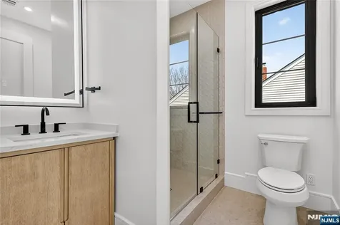 395 Hickory Avenue Paramus NJ 07652