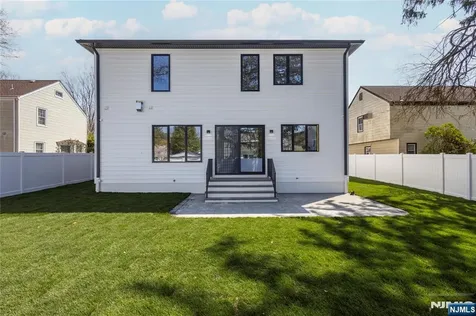 395 Hickory Avenue Paramus NJ 07652