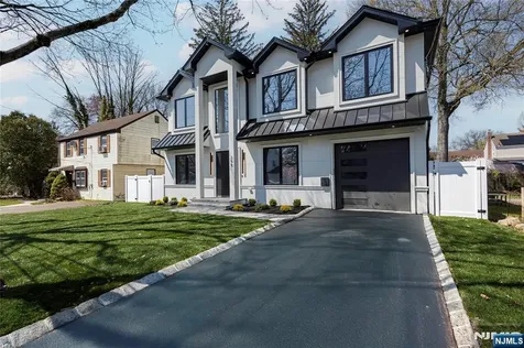 395 Hickory Avenue Paramus NJ 07652