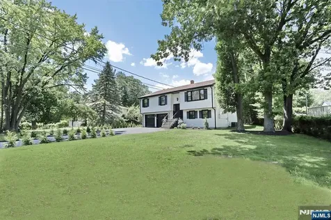 415 Goffle Road Wyckoff NJ 07481