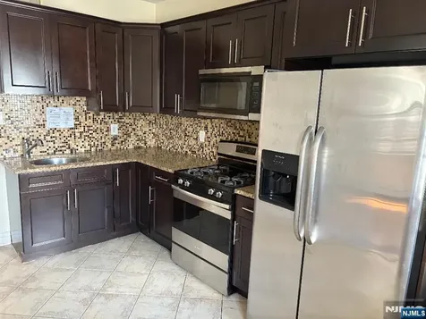 94 Elm Road Newark NJ 07105
