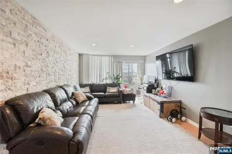 320 Anderson Avenue Fairview NJ 07022