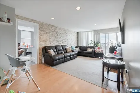 320 Anderson Avenue Fairview NJ 07022