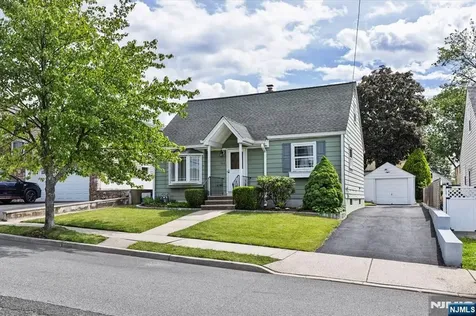 364 Roosevelt Avenue Lyndhurst NJ 07071