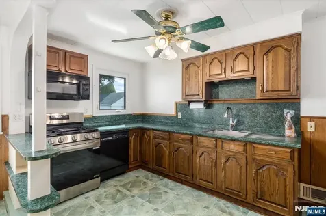 364 Roosevelt Avenue Lyndhurst NJ 07071