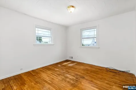 364 Roosevelt Avenue Lyndhurst NJ 07071