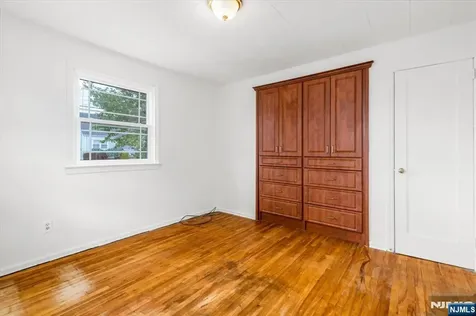 364 Roosevelt Avenue Lyndhurst NJ 07071