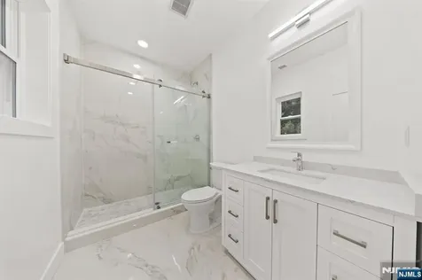 418 East Avenue Northvale NJ 07647