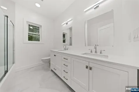 418 East Avenue Northvale NJ 07647