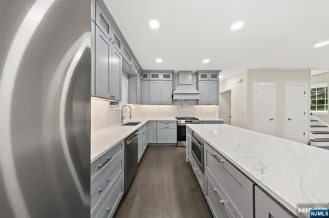 418 East Avenue Northvale NJ 07647