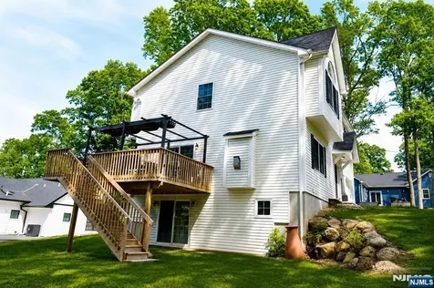 25 Richards Road Hopatcong NJ 07843