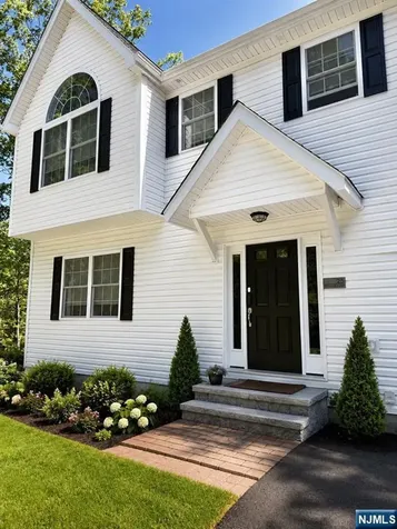25 Richards Road Hopatcong NJ 07843