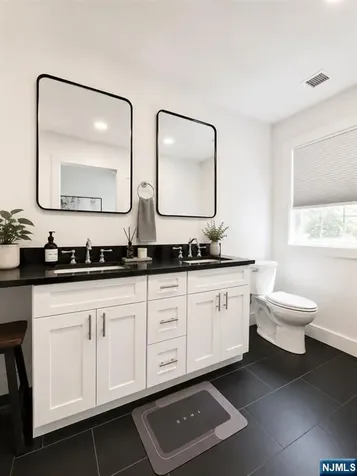 25 Richards Road Hopatcong NJ 07843