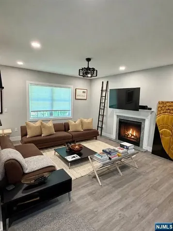 25 Richards Road Hopatcong NJ 07843