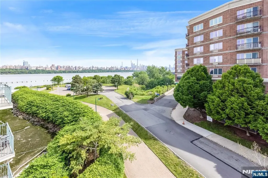 337 The Promenade Edgewater NJ 07013