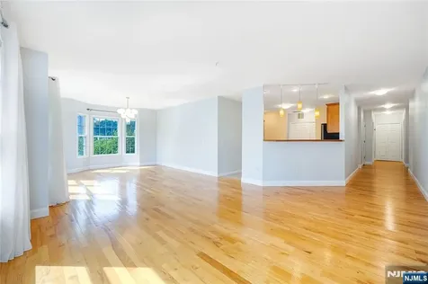 337 The Promenade Edgewater NJ 07013