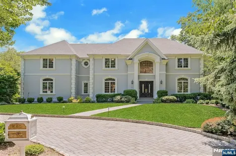 210 Woodmere Court Franklin Lakes NJ 07417