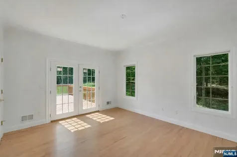210 Woodmere Court Franklin Lakes NJ 07417