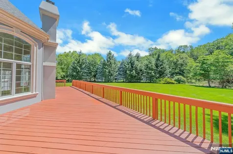 210 Woodmere Court Franklin Lakes NJ 07417
