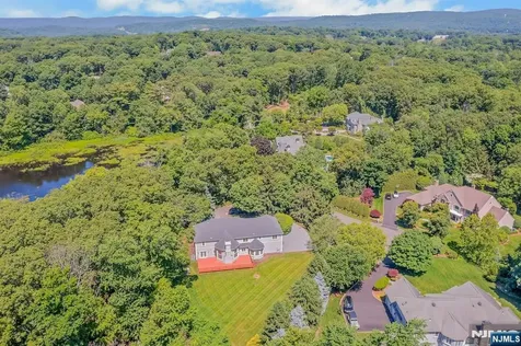 210 Woodmere Court Franklin Lakes NJ 07417