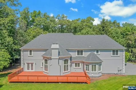 210 Woodmere Court Franklin Lakes NJ 07417