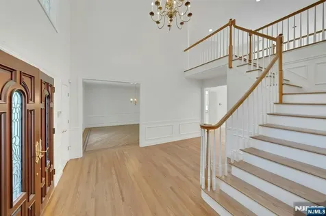 210 Woodmere Court Franklin Lakes NJ 07417