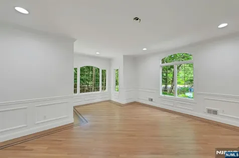 210 Woodmere Court Franklin Lakes NJ 07417