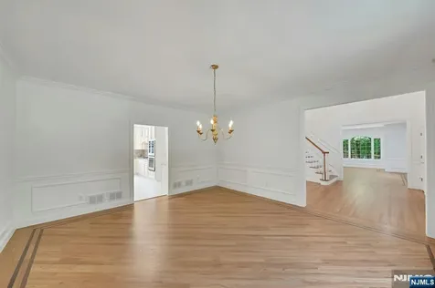 210 Woodmere Court Franklin Lakes NJ 07417